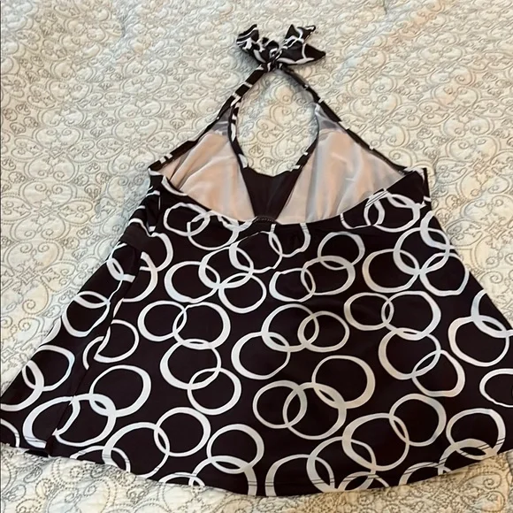 Motherhood Maternity Beige and White Swimwear - Picture 4 of 7